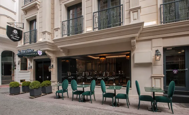 Le Petit Palace Hotel