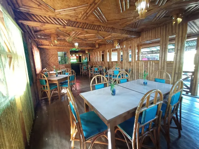 Bamboo Restaurant & Hostel