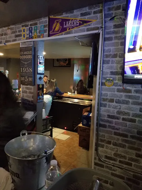 Caliz Sports Bar & Grill