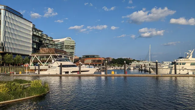 7th Street Park and Fountain at The Wharf