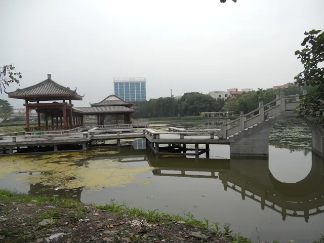 Luoyong Park