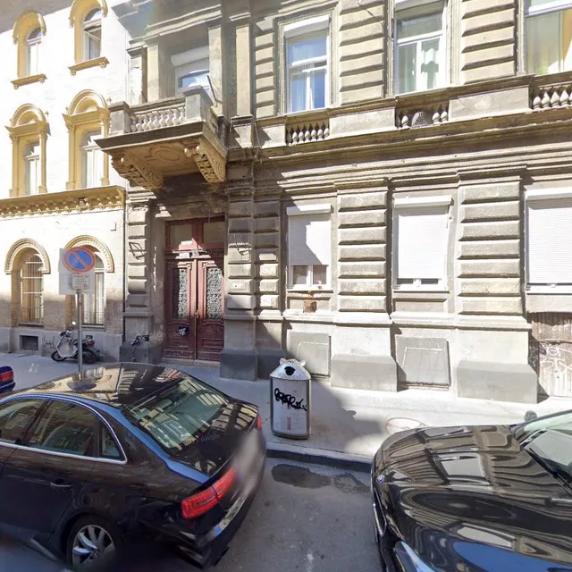 Cute Downtown Studios