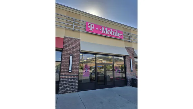 T-Mobile Authorized Retailer