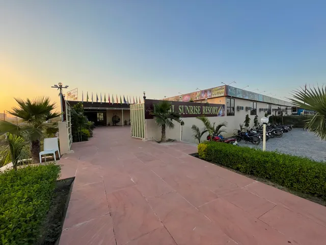 Royal Sunrise Resort
