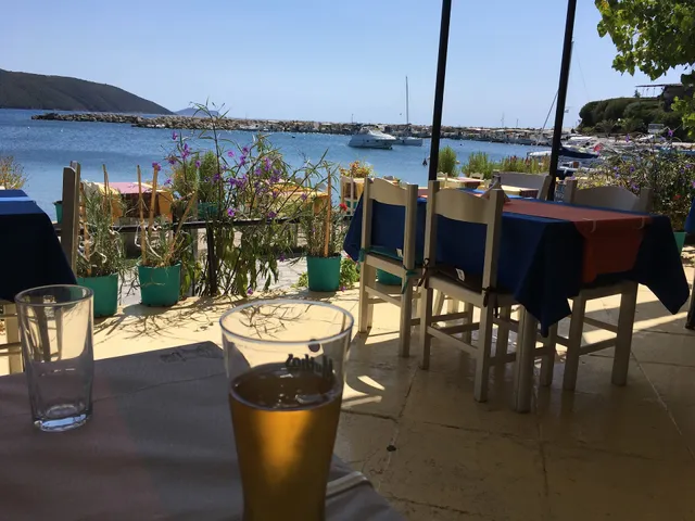 Omega Restaurant foinikounta