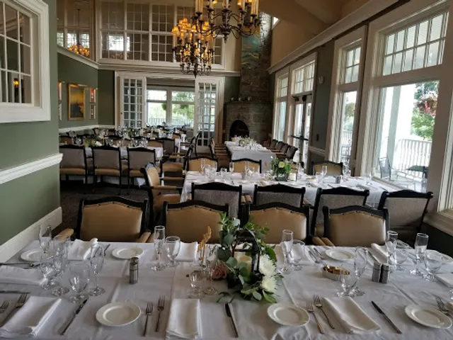 Fox Hopyard On the Rocks Restaurant