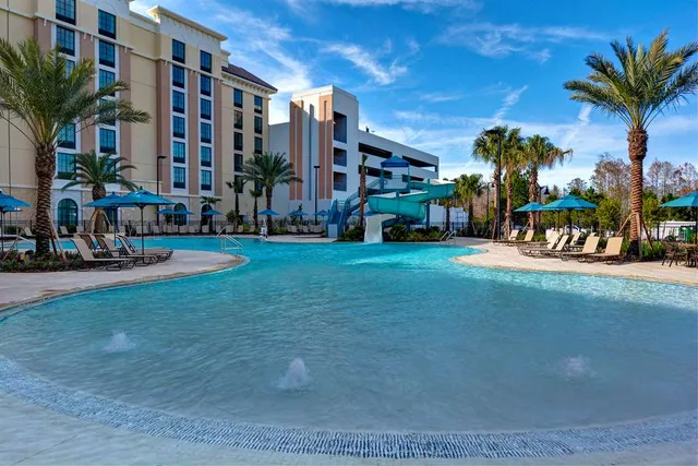 Home2 Suites by Hilton Orlando at FLAMINGO CROSSINGS Town Center