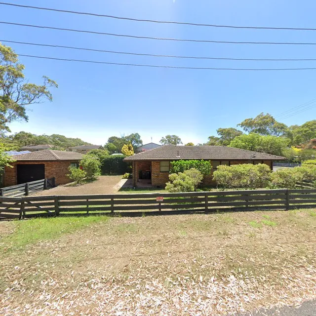 Hawks Nest Dog-on-Beach House