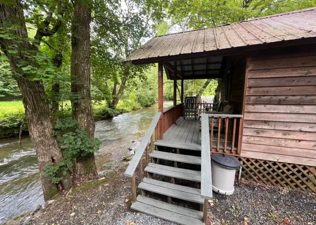 Lazy Turtle Campground & Cabins (formerly Cherokee Campground)