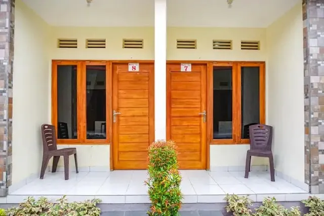 RedDoorz near Buleleng Harbour 2