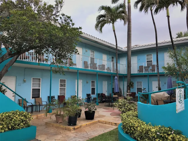 Charter House - Hollywood Beach Hotels