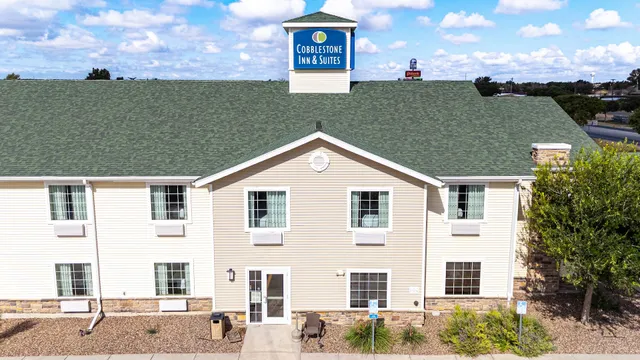 Cobblestone Inn & Suites - Big Lake