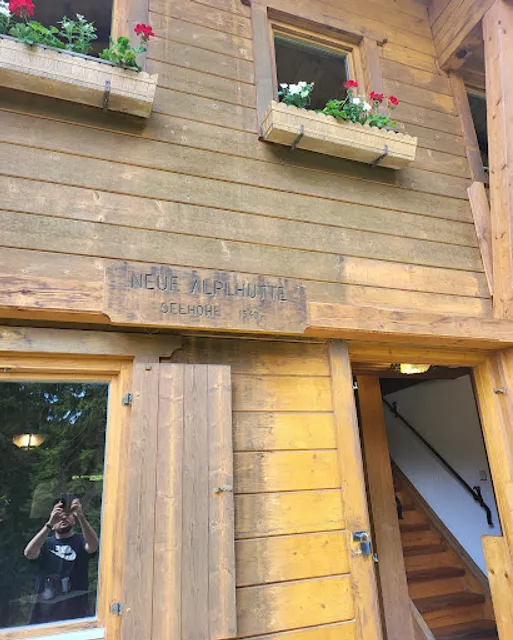 Neue Alplhütte