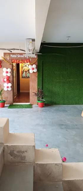 HOTEL SHREE RAJ PALACE