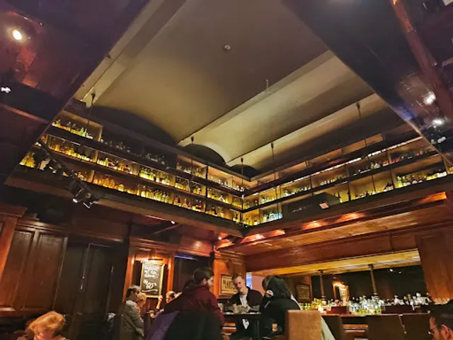 Planter’s Club Bar