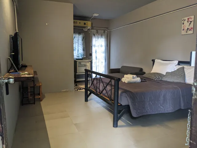 Laan Rab Lom Bed and Breakfast (B&B)