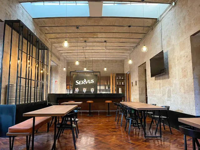 SERVUS - Craft Beers, Food & Drinks