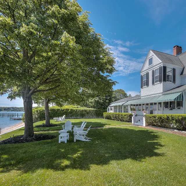 The Inn At Harbor Knoll