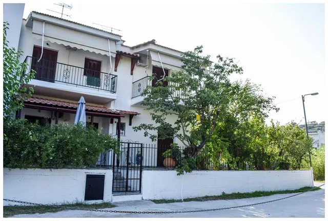 Garden studios pefki