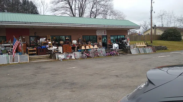 Simple Treasures, Antiques & Gifts