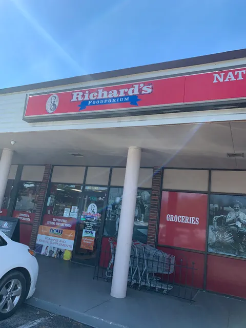 Richard's Foodporium