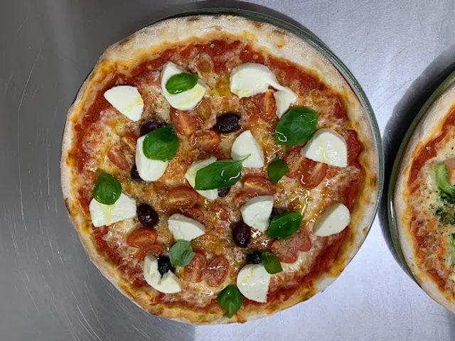 PIZZERIA AL MERCATO - WEIDA