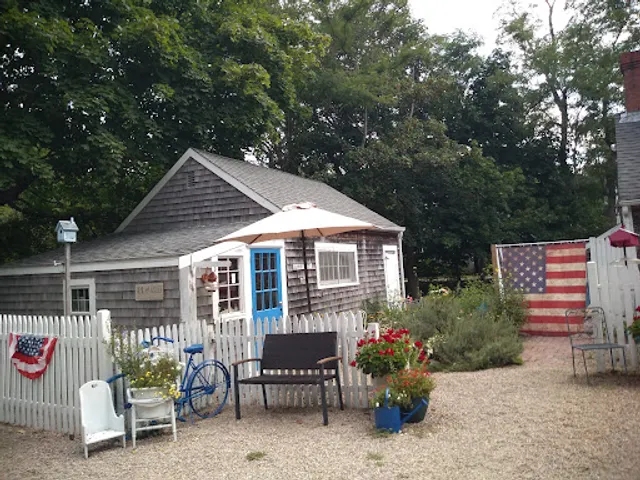Hopkins House Bakery and Gift Shop