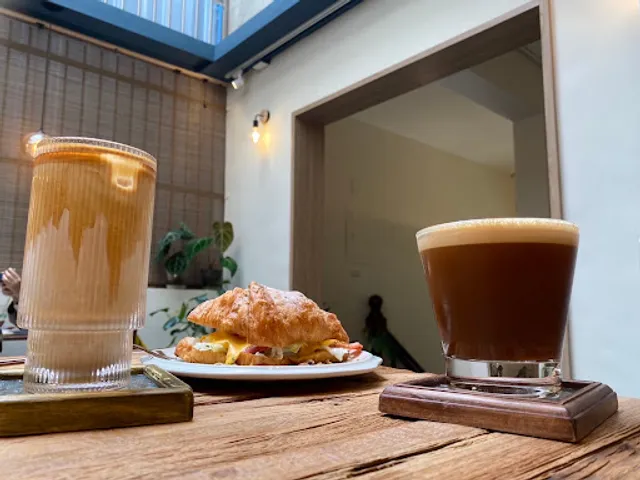 武威堂咖啡（巷子內請勿停車，公休日請看IG)