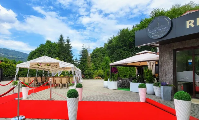 Hotel i Sala weselna "Gościniec Pod Skrzycznem" w Szczyrku