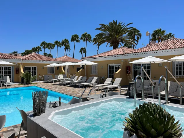 Gay Hotel Club Torso