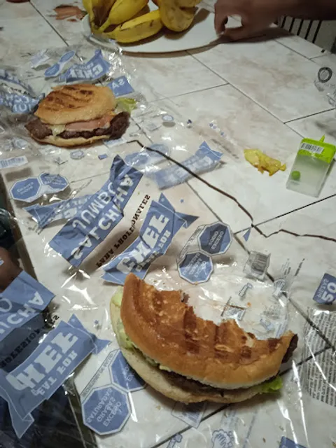 HAMBURGUESAS DE LA CRUZ