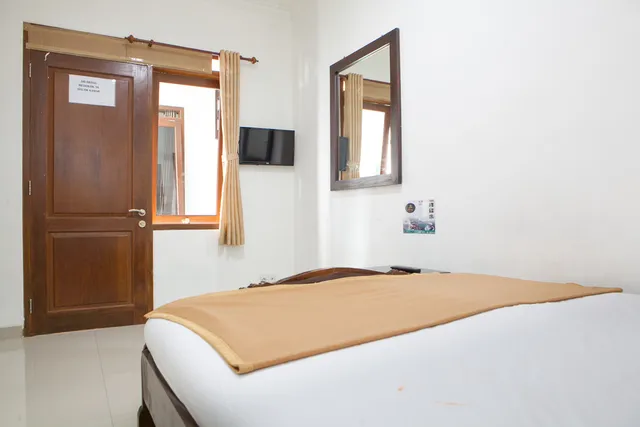 RedDoorz near Tegalega Park