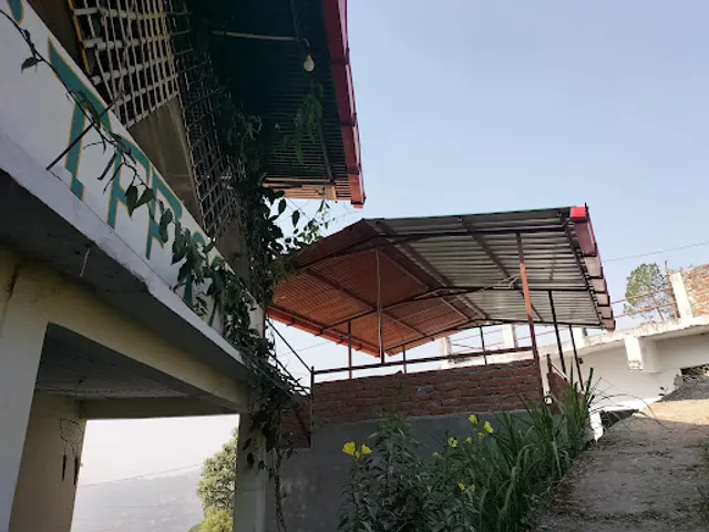 The Good Life Cafe kasar Devi