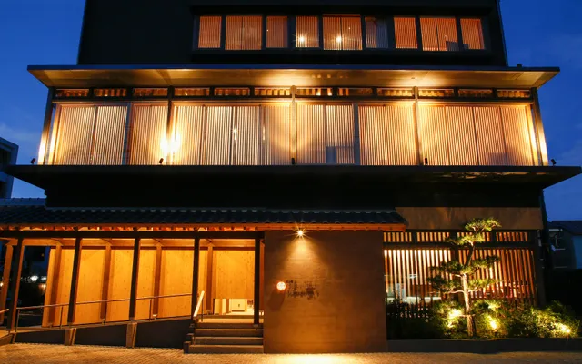 湊小宿 海の薫とAWAJISHIMA