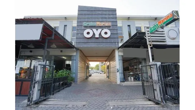 SUPER OYO 2075 Graha Marina