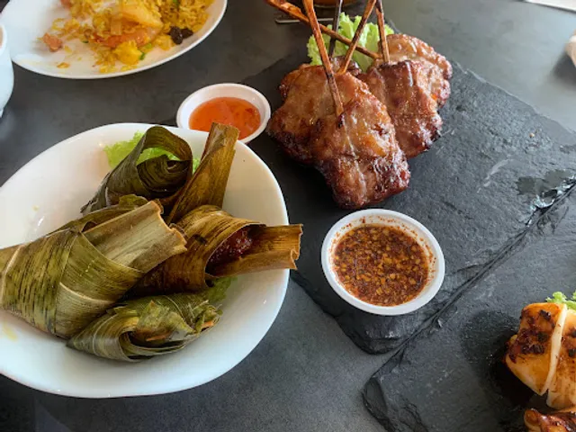 Khao Hom by Rung Mama (AMK)