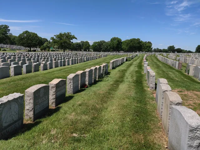 Holy Cross Cemetery & Mausoleum