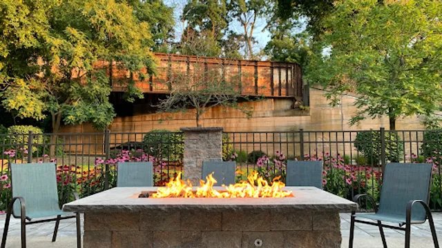 Underpass Bar & Grill