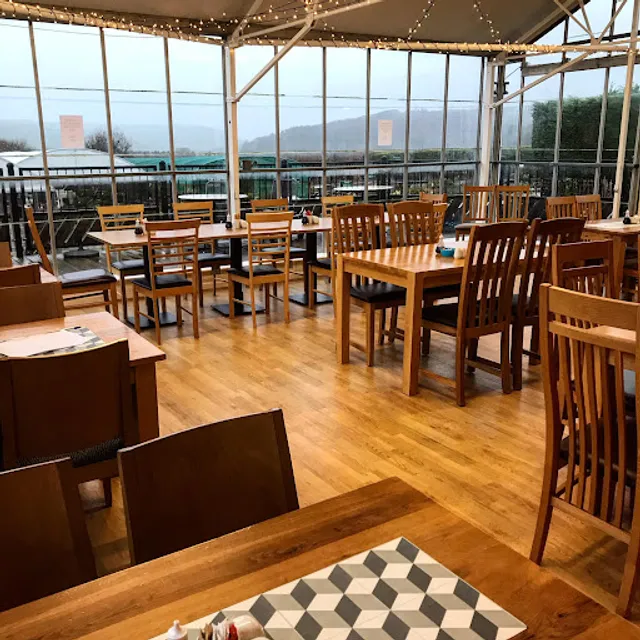 Poppy’s Coffee Shop & Restaurant