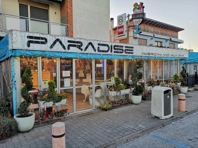 Paradise american bar