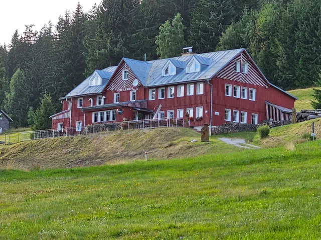 Edge of the Woods Guest House