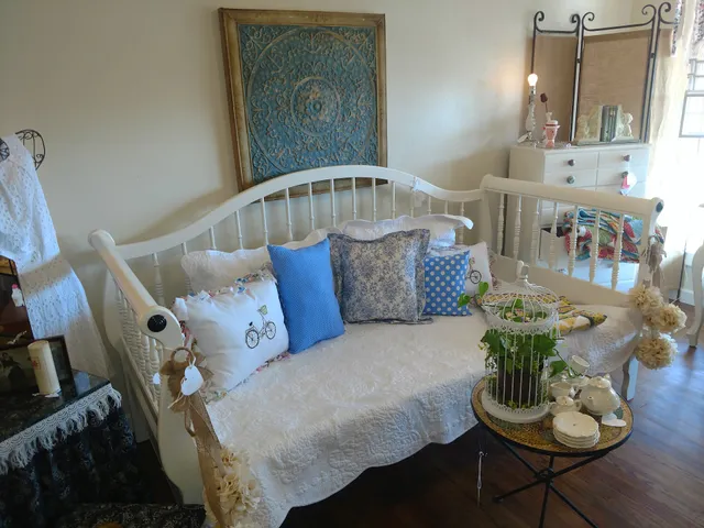 Lovie's Furnishings and Décor