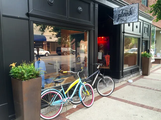 Plank on Main: Pilates Yoga Barre