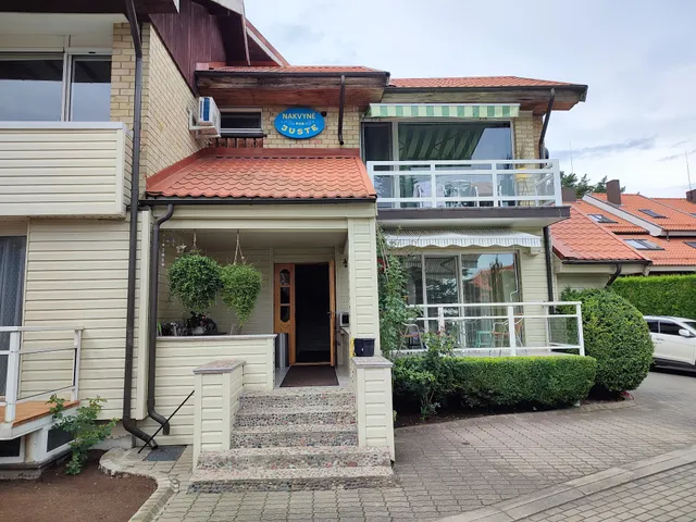 Nakvyne pas Juste, motelis