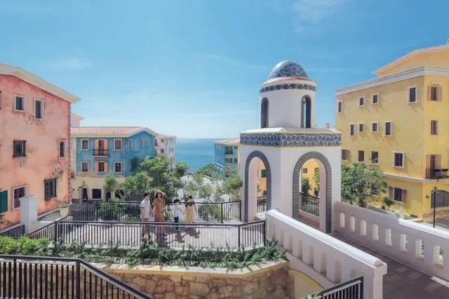 SEA GALLERY SUNSET TOWN LUXURY APARTMENT