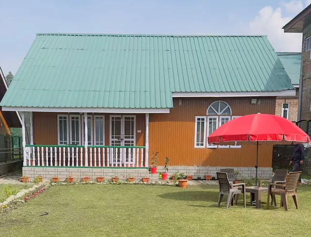 FootPrints , Doodhpathri