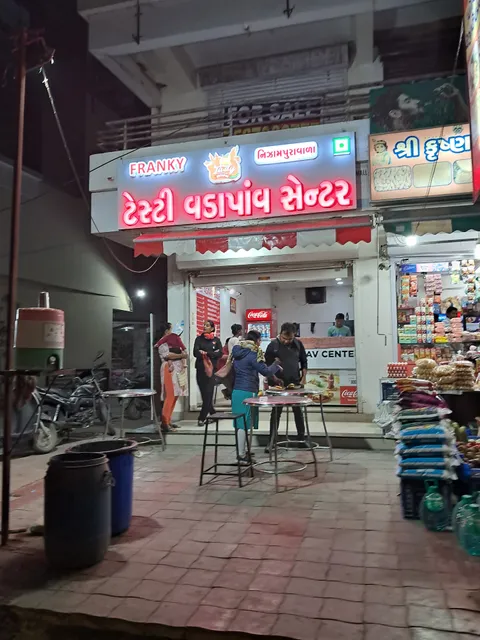 Tasty Vadapav Vasna bhayli road (Nizampura Waale)