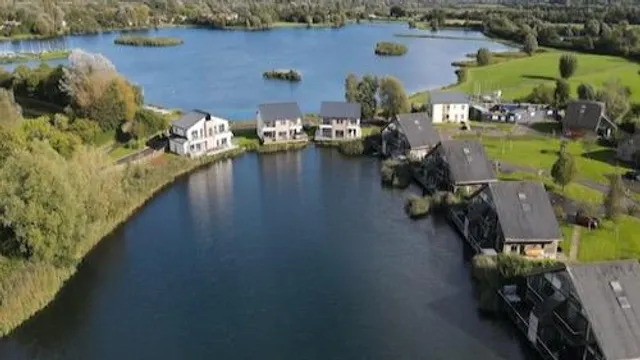 Cotswolds Water Park Retreats