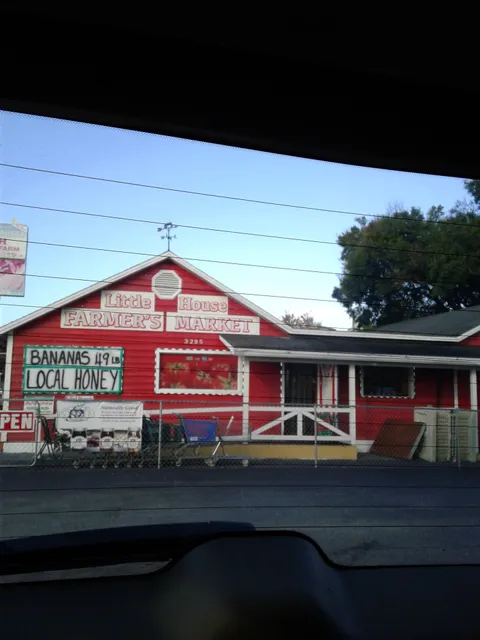 Red House Farmer's Market