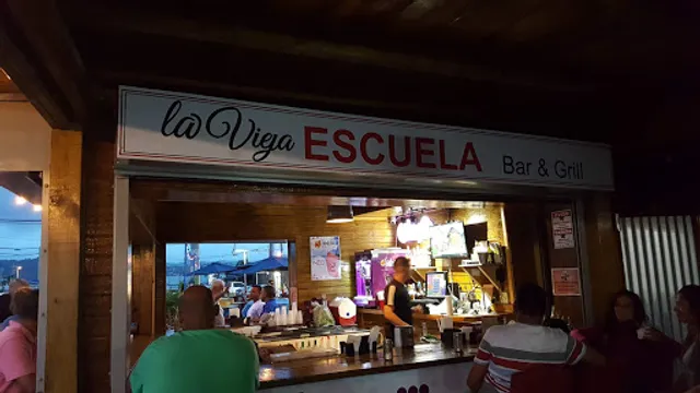La Vieja Escuela Bar & Grill